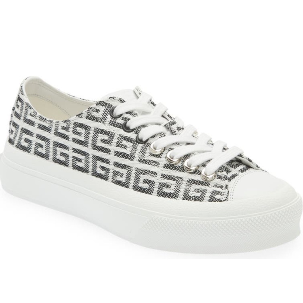 Givenchy Low Top Sneaker